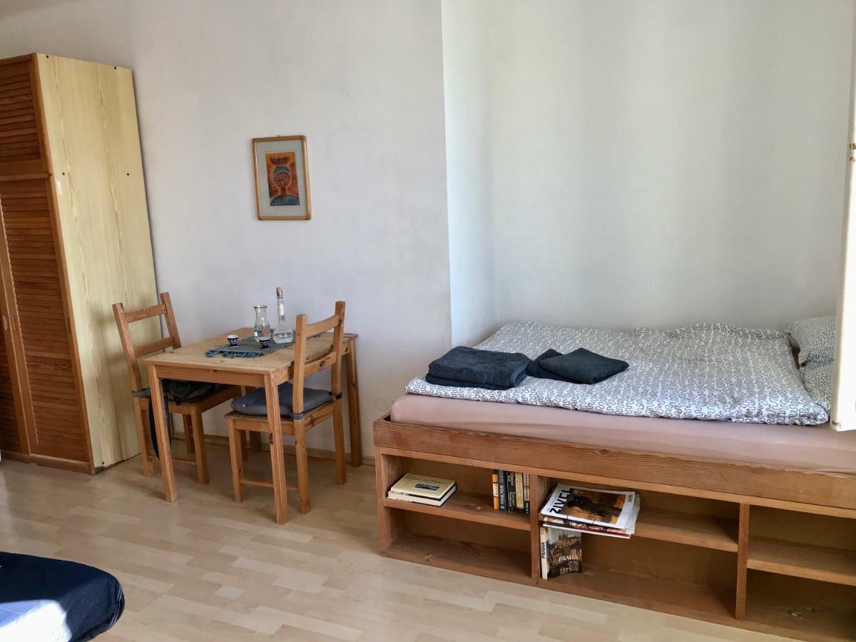 Cosy Flora Nest Apartment Praga Exterior foto
